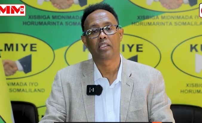 Xisbiga KULMIYE oo xukuumadda ku eedeeyey inay lacago badan urursanayso.