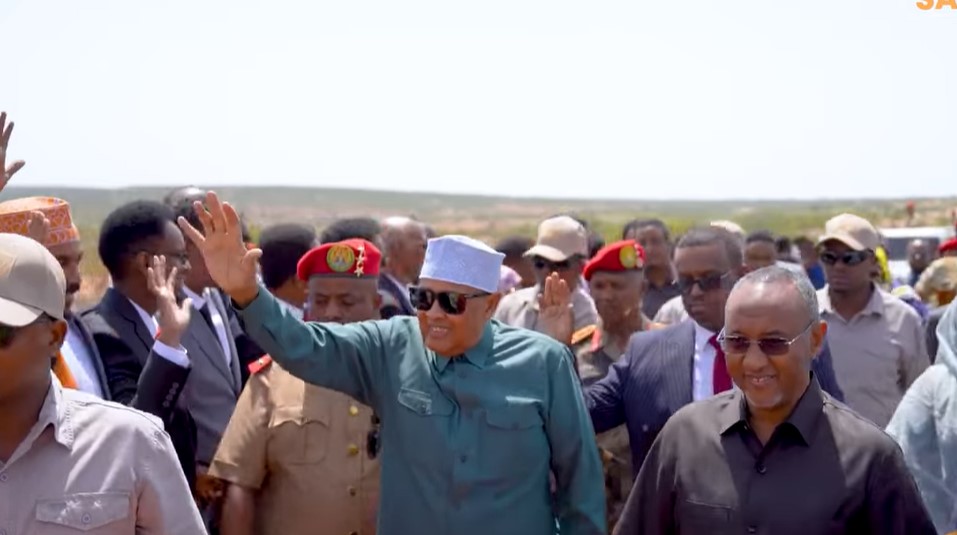 Daawo: Madaxweyne Cirro oo si mucjiso ah loogu so dhoweeyey Gabilay