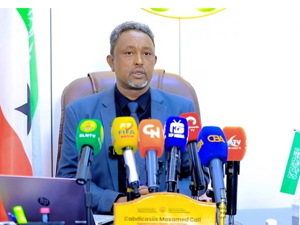 Wasaaradda Warfaafinta oo Diiwaangelinaysa Warbaahinta Madaxa Bannaan