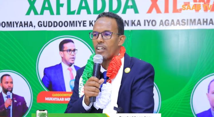 Daawo: Guddomiyaha Cusub ee Hay'adda Dhowrista oo Digniino u direy ganacsatada