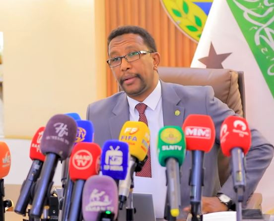 Deg Deg: Wasiirka warfaafinta Somaliland oo Warbaahinta la hadlay.