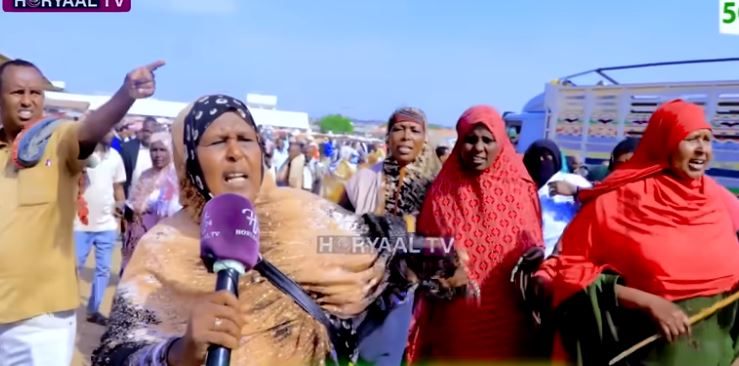 Daawo: Mudaharaad ka dhacay sayladda Xoolaha ee Hargeysa+ Sababta