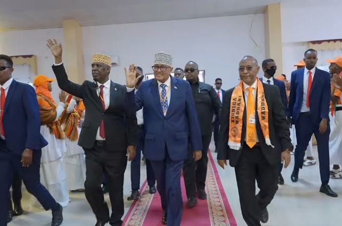 Daawo:Shirka Gollaha dhexe ee Xisbiga Waddani oo Saaka furmay