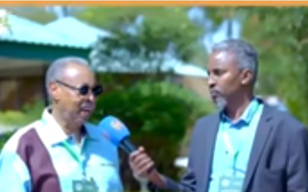 Daawo: Wasiirkii hore Arrimaha Debeda M Bixi Yonis oo soo jeediyey in macdantena aynu ku bedelano ictiraaf