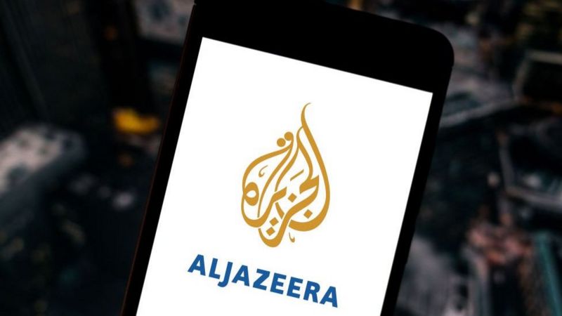 Saxafiyiin ka tirsan Aljazeera oo taleefannadoodii 'dawlado jabsadeen'