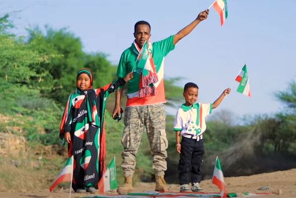 Caruur Waalidkood weydiiyey Suaalo ku saabsan Somaliland: Muuqaal aad u qurux badan