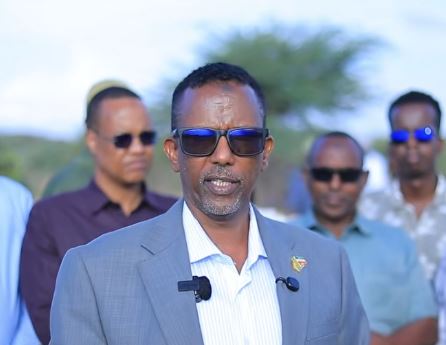 Wasiirka Xannaanada Xoolaha JSL oo u Hanjabay Dadka Degaankiisa