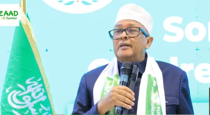 Daawo: Madaxweynaha JSL oo Ballanqaad u sameeyey Caruurta jsl