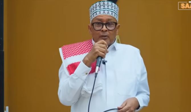 Madaxweyne Cirro oo Shacabka kula tukaday masjid jaamaca hargeysa salaadi ciida aya shacabka baraarujiyey