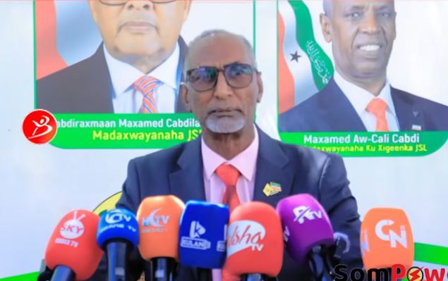Wasiirka Arimaha Gudaha Oo U Hanjabay Guuled Dafac