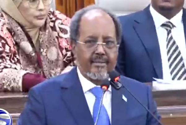 Xasan Sheekh oo ku Hanjabay inu somaliland kala dagaalamyo aqoonsiga israel