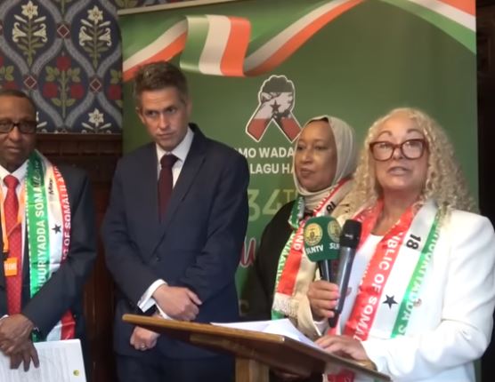 "Xildhibaanada Baralamanka Uk ee tageersan Aqoonsi JSL oo soo badanaya"Westminster-MP Kim Johnson