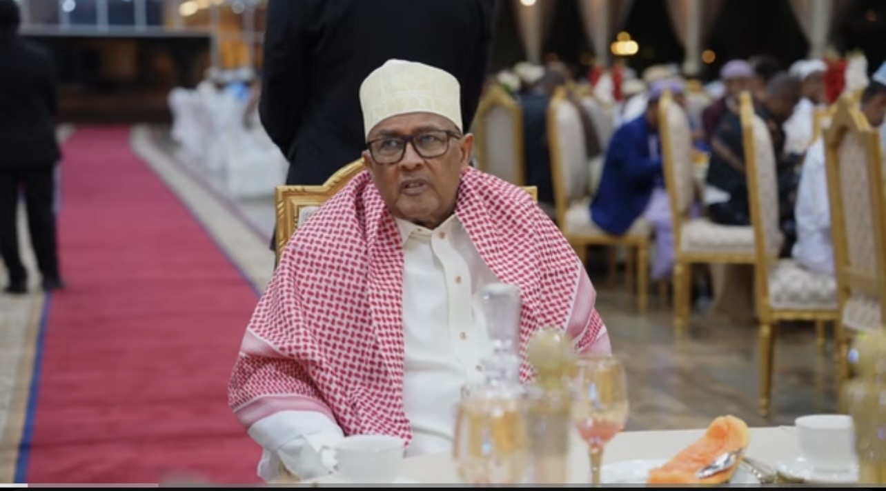 Madaxweynaha JSL oo kulan isugu jira Afur iyo Casho-sharaf ku maamuusay Culimada Dalka