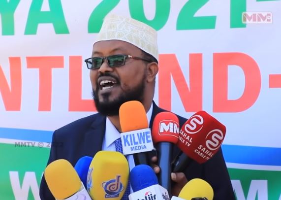 Daawo: Xildhibaan kusoo Baxay Kuraasida Somaliya oo kasoo jeeda Beelaha Gabooye oo Fagaare ka difaacay Somaliland