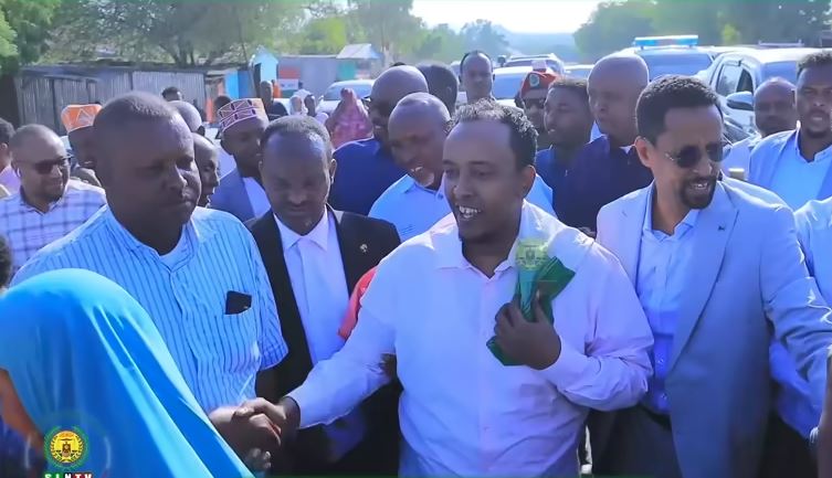 Guddoomiyaha cusub ee gobolka Saaxil, ayaa si wayn loogu soo dhaweeyay magaaladda Berbera