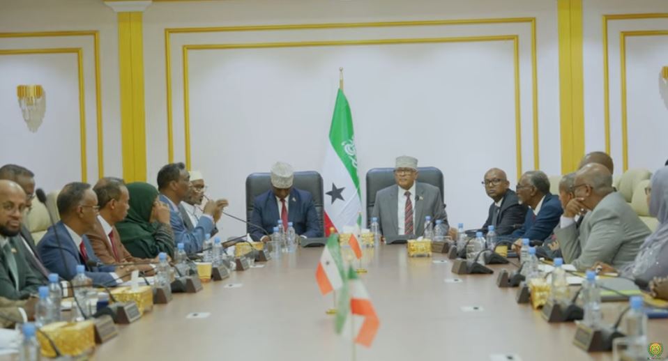 Daawo: Golaha Wasiirrada JSL ayaa si kulul u dhalleeceeyey faragelinta dawladda Soomaaliya...