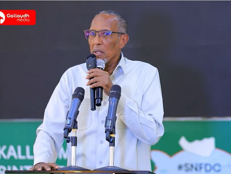 Daawo: Madaxweyne Biixi oo ka cabanaya in kaftankii laga joojiyey