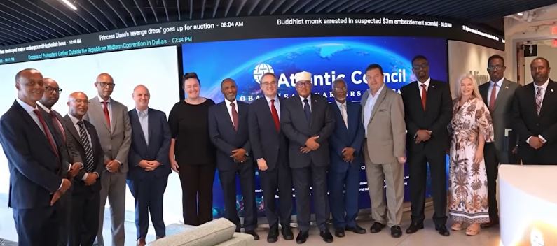 Madaxweyne Cirro oo Washington kula kulmay Atlantic Council iyo FDD.